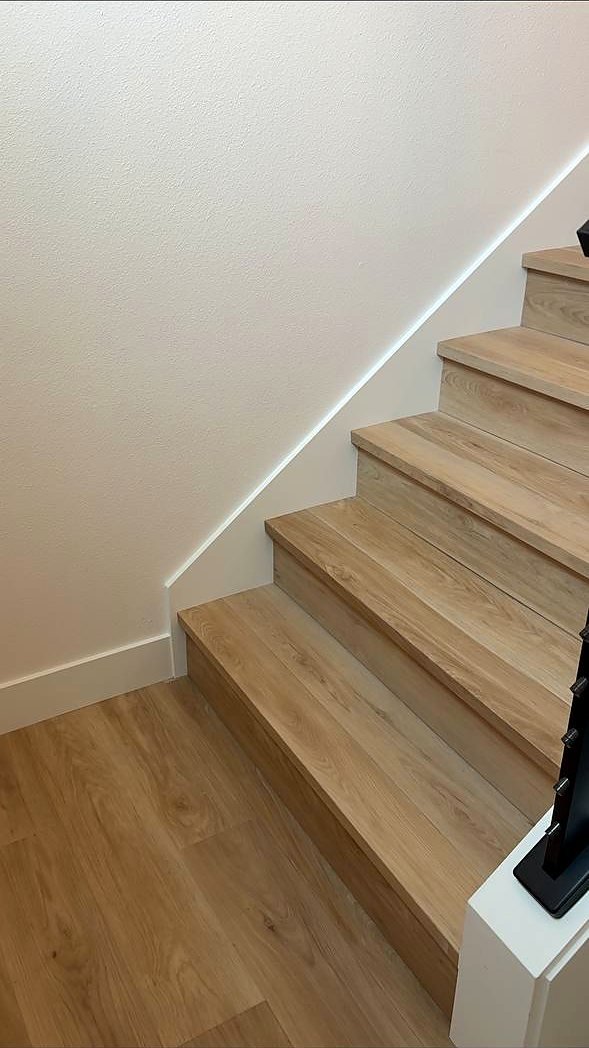 Oak tread and painted riser detail